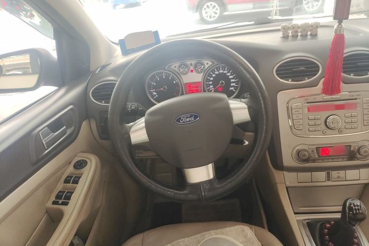 Used Ford Focus 2013 Hatchback Classic 1.8L Manual Fashion Edition
