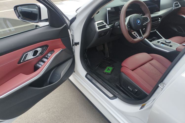 Used BMW i3 2025 eDrive 35 L
