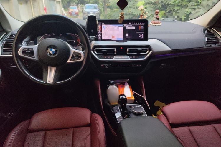 Used BMW X4 2022 xDrive 30i M Sport Package Center Console