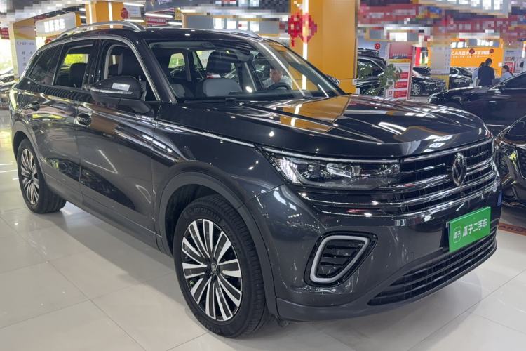 Used Volkswagen Tavendor 2023 330TSI Luxury Touring Edition Exterior 2