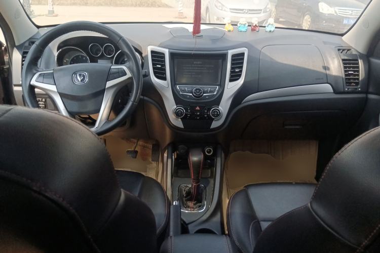 Used CHANGAN CS35 2014 1.6L Manual Luxury Navigation Model China IV Standard Center Console