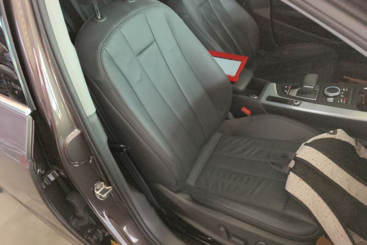 Used Audi A4L 2019 40 TFSI Fashion Version China V Right Front Seat