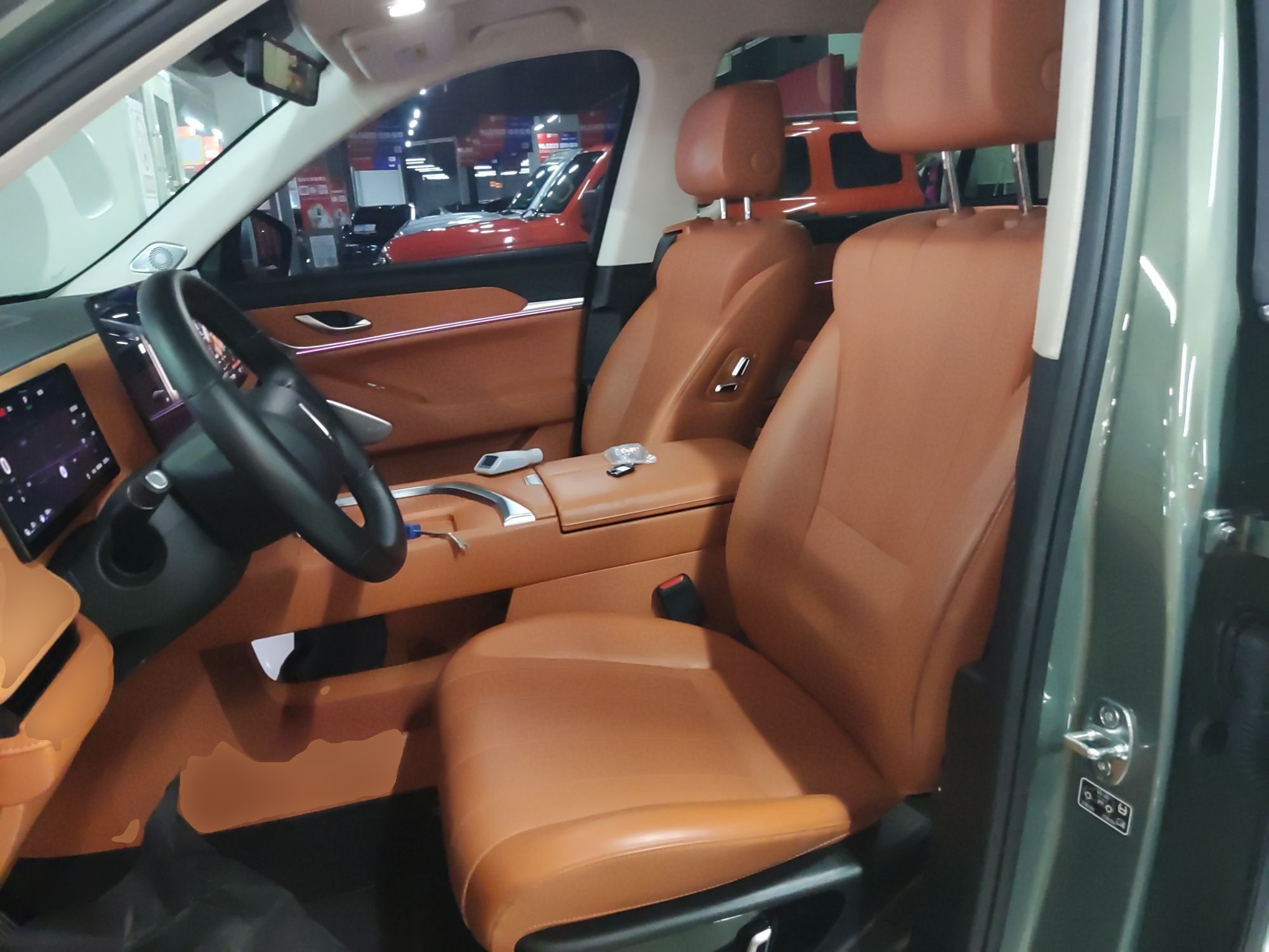 المقاعد الأمامية داخل السيارة