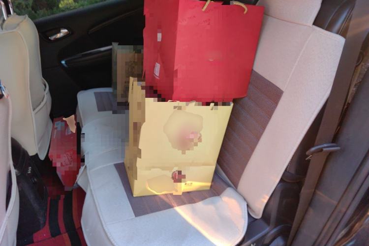 Used Dodge Journey 2013 2.4L Two-Wheel Drive Luxury Version Left Rear Seat