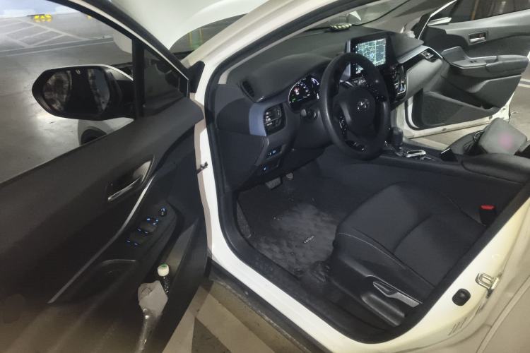 Used Toyota IZOA 2021 Dual-Motor 2.0L Yixiang Edition