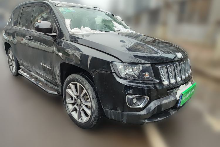 Used Jeep Compass 2015 2.0L Two-Wheel Drive Luxury Edition
