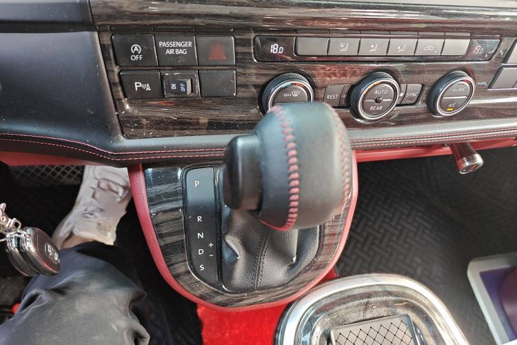 Used Volkswagen Caravelle 2017 2.0 TSI 4x4 Comfort Edition 7-Seater