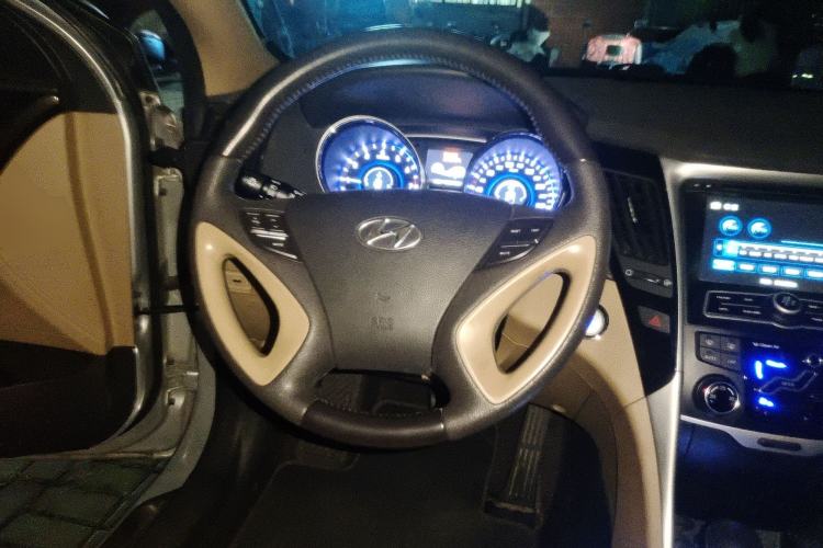 Used Hyundai Sonata 2011 2.0L Automatic Luxury Edition