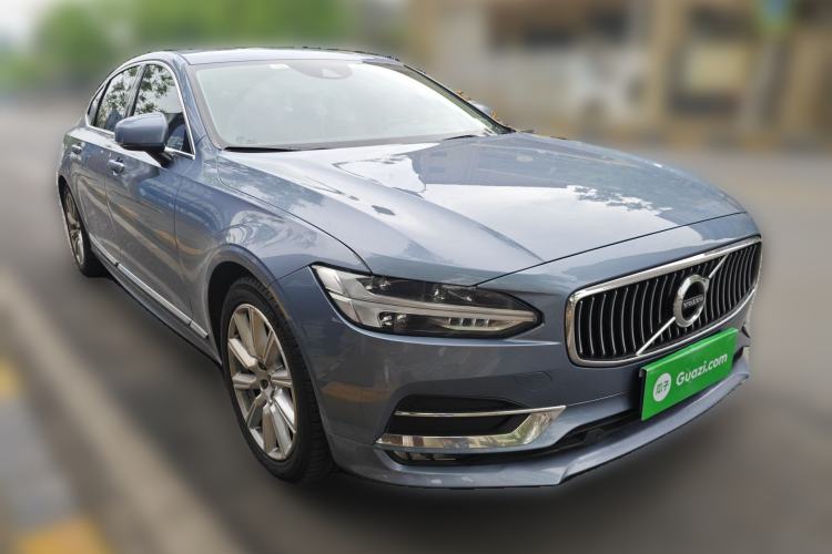 Used Volvo S90 2020 T5 Zhiyi Luxury Edition Front Right 45 Deg
