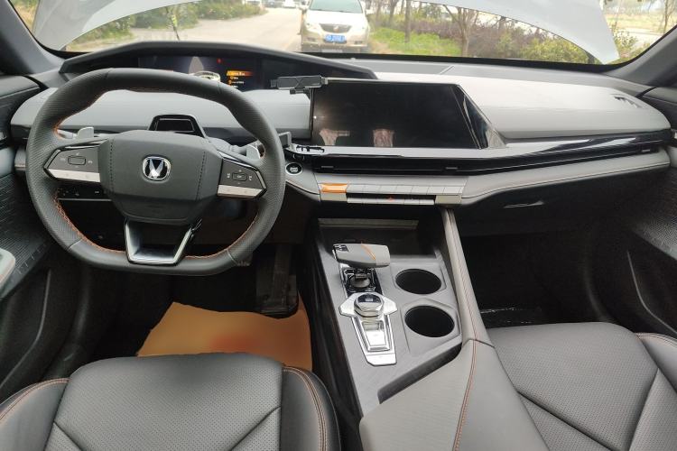 Used Changan UNI-V 2022 1.5T Prestige Version
