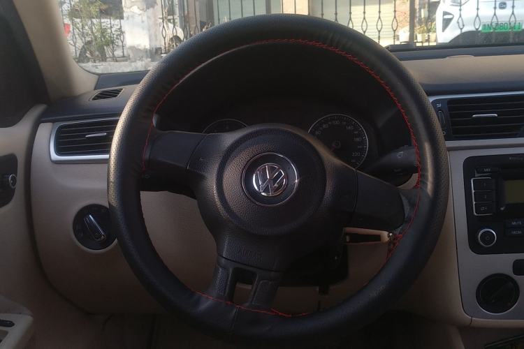 Used Volkswagen Bora 2011 1.6L Automatic Fashion Edition Steering Wheel