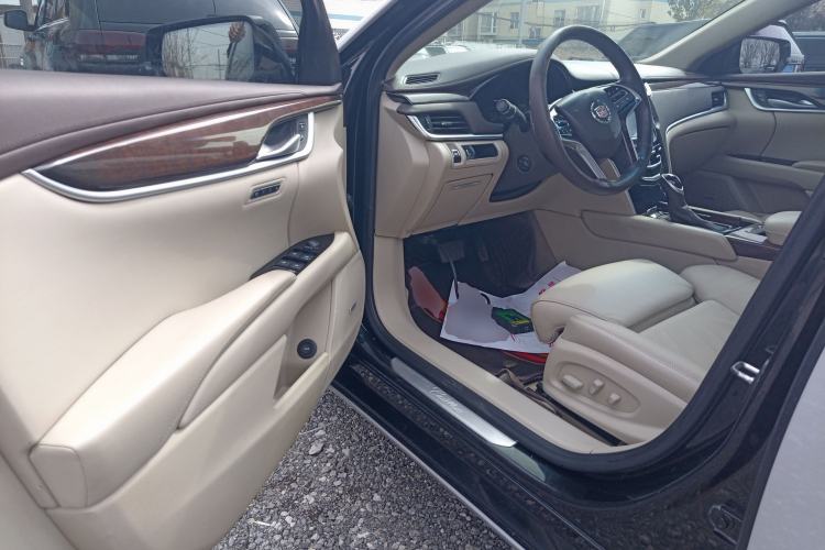 Used Cadillac XTS 2013 28T Luxury Model Driver Seat