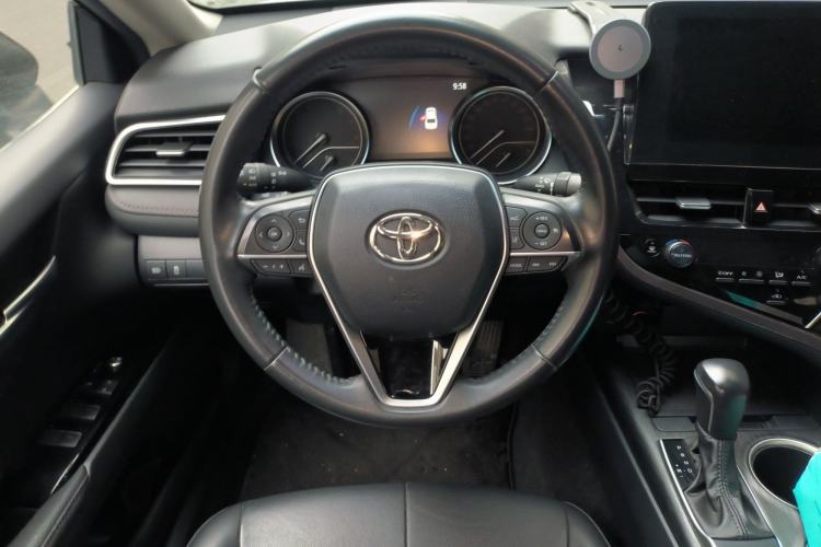 Used Toyota Camry 2021 2.0G Luxury Edition
