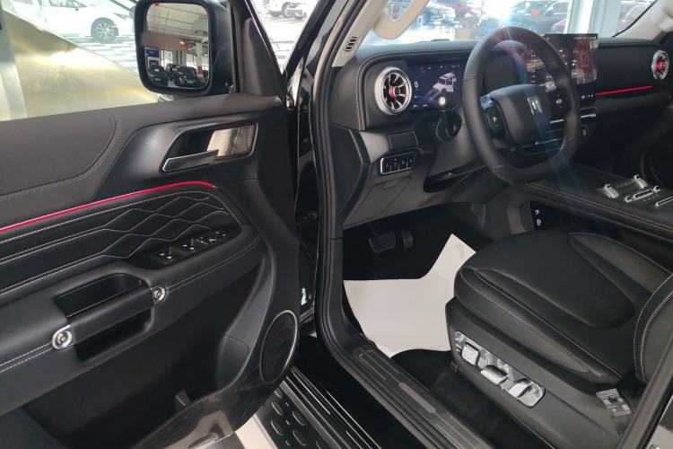 Used Tank 300 2025 2.0T Conqueror