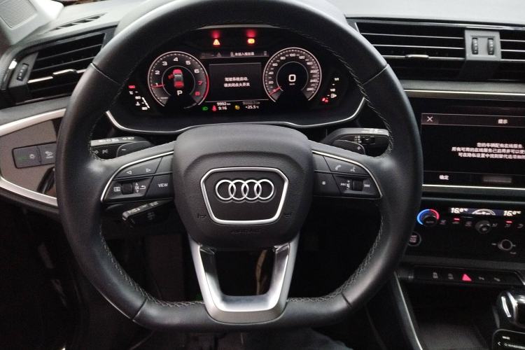 Used Audi Q3 2023 35 TFSI Fashion Dynamic Model (1.4T) Steering Wheel