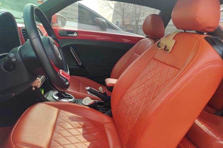 Used Volkswagen Beetle 2015 180TSI model
