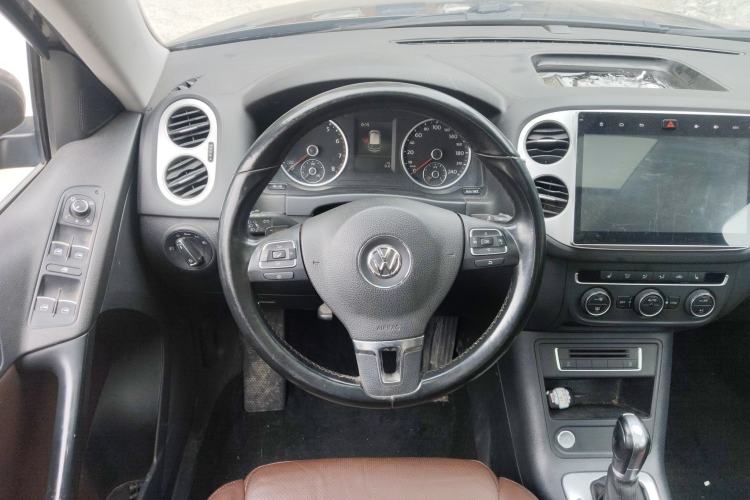 Used Volkswagen Tiguan 2015 1.8TSI Automatic Two-Wheel Drive Luxury Model Steering Wheel