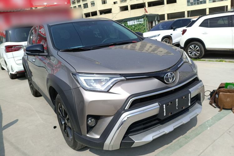 Used Toyota RAV4 2019 2.0L CVT Two-Wheel Drive Fashion X Limited Edition China V Standard