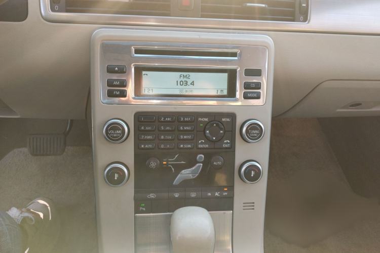 Used Volvo S80L 2011 2.0T ZhiShang Version
