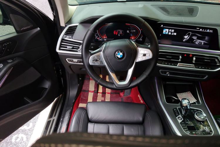 Used BMW X7 2019 xDrive40i Luxury Package with Leading Features Steering Wheel