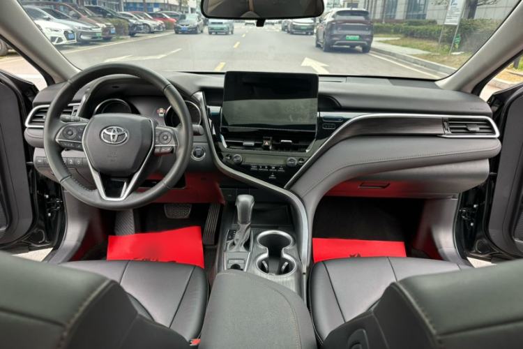 Used Toyota Camry 2021 2.0G Luxury Edition
