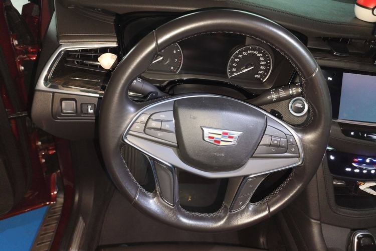 Used Cadillac XT5 2018 25T Luxury Model
