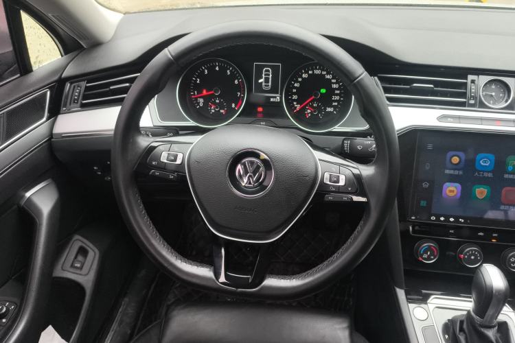 Used Volkswagen Magotan 2017 330TSI DSG Leading Model Steering Wheel