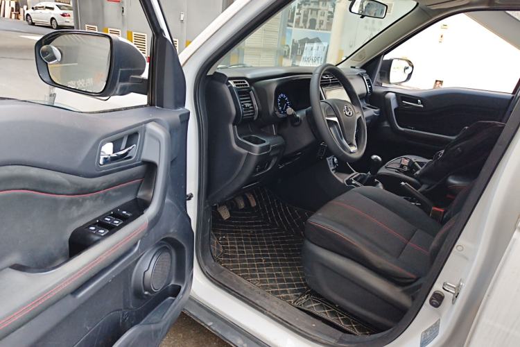 Used CHANGAN OSHAN X70A 2019 1.5L Manual Standard Version China VI