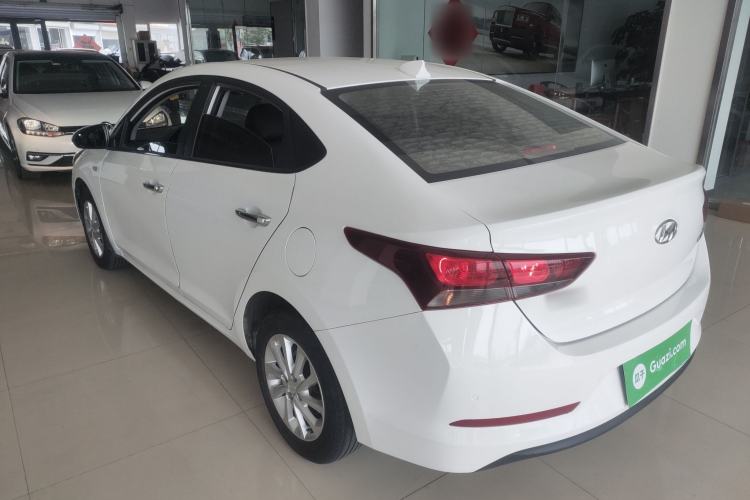 Used Hyundai Verna (new generation) 2016 1.4L Manual Cool Edition GLS Exterior 2