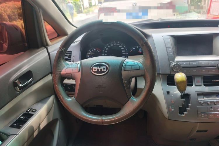 Used BYD M6 2011 Zunwen Edition 2.4L Automatic Luxury Version