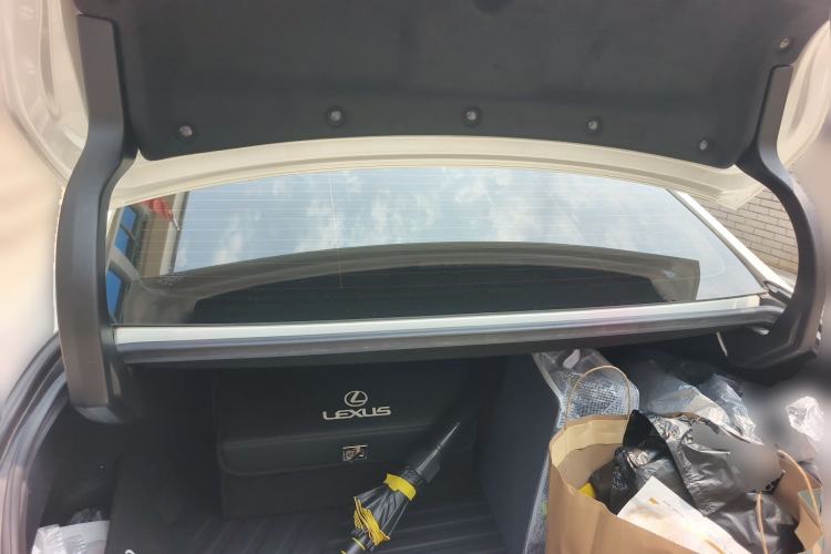 Used Lexus ES 2020 300h Premier Edition Trunk