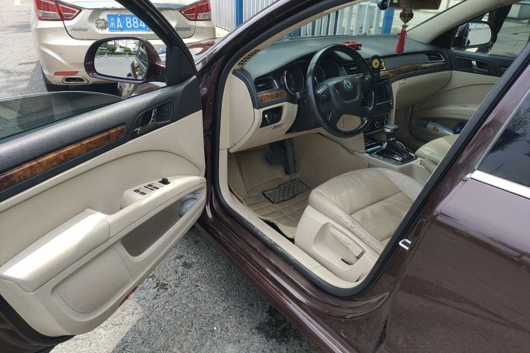 Used Skoda Superb 2012 1.8TSI Automatic Elegant Edition Driver Seat