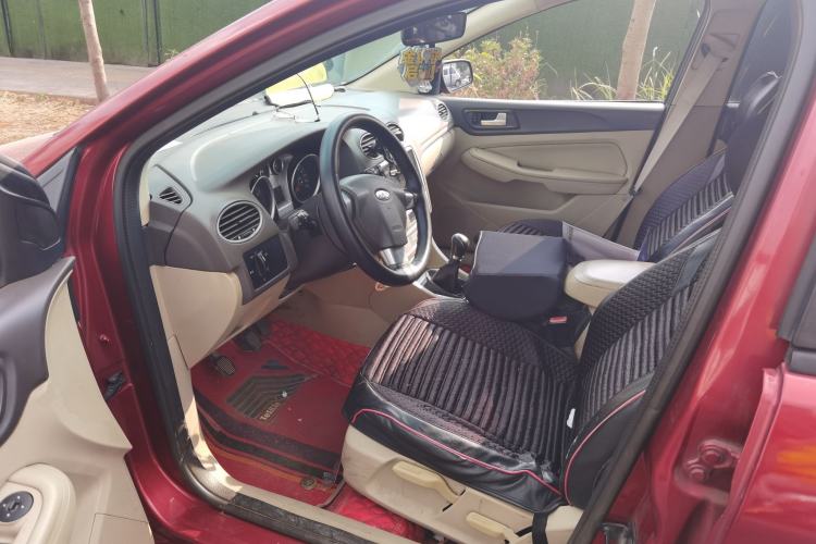 Used Ford Focus 2013 Hatchback Classic 1.8L Manual Fashion Edition
