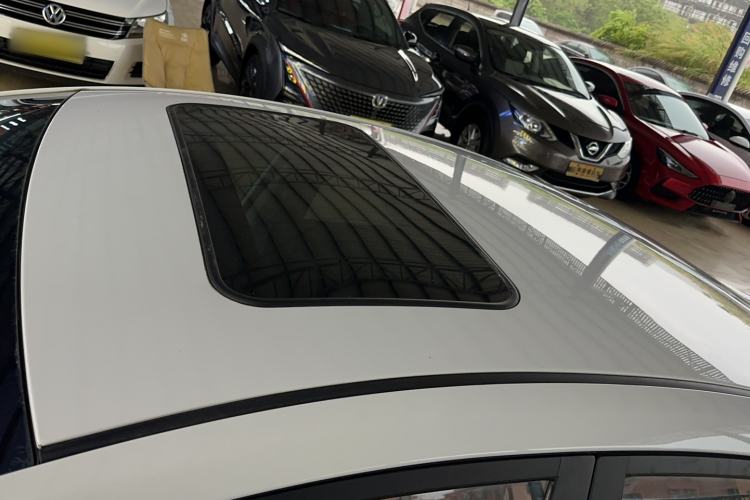 Used Hyundai Elantra (5th Generation / Langdong) 2016 1.6L Automatic Prestige Model Roof