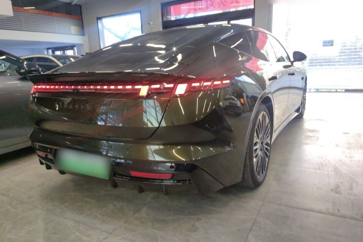 Used Lynk & Co Lynk & Co 10 EM-P 2025 Model 240 All-Wheel Drive Ultra—Sport Edition