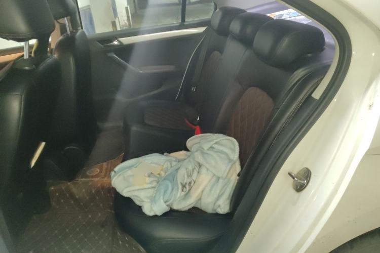 Used Volkswagen Jetta 2015 Zhuihui Edition 1.6L Manual Comfort Model Left Rear Seat