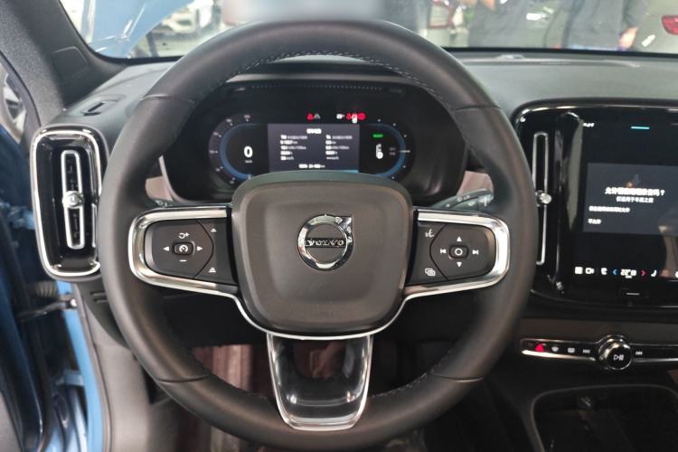 Used Volvo C40 2024 Long-Range PRO Version
