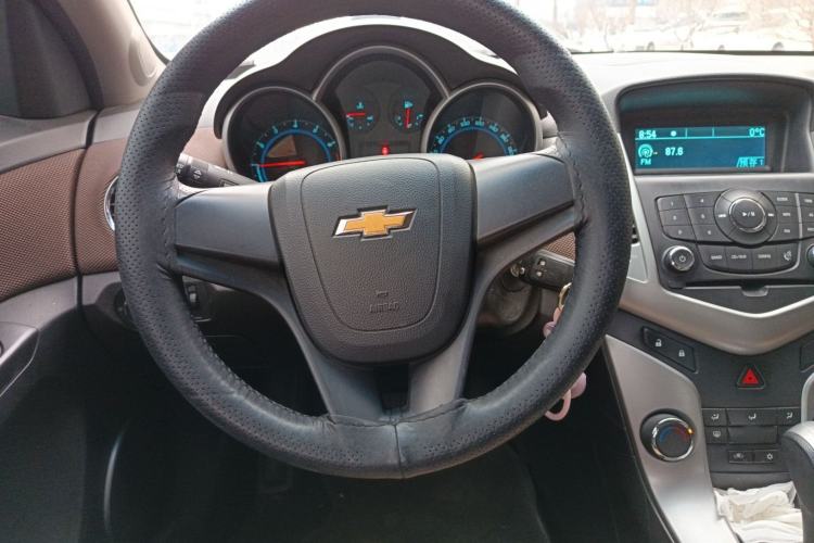 Used Chevrolet Cruze 2015 Hatchback 1.6L Automatic Comfort Edition