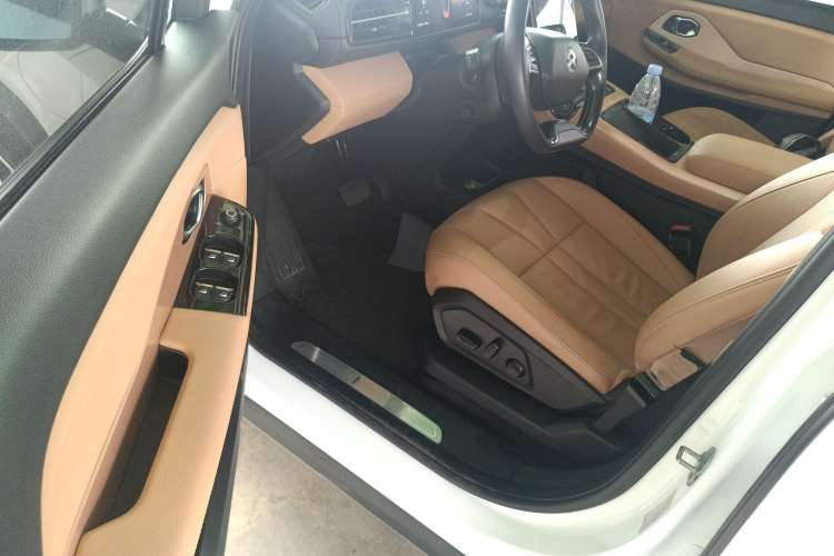 Used Nio ES8 2018 355 km Base Version 7-Seater Edition Driver Seat