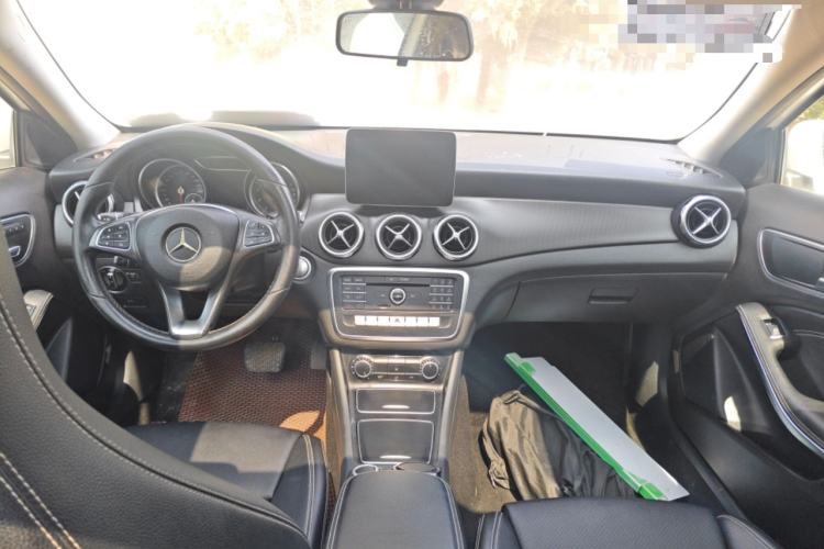 Used Mercedes-Benz GLA 2017 GLA 200 Sport Edition Center Console