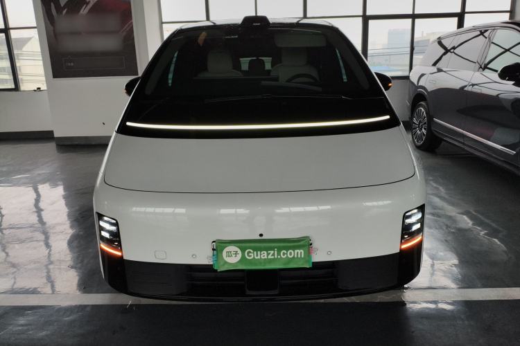 Used Li Auto MEGA 2024 Ultra Model Front
