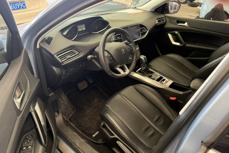 Used Peugeot 308S 2015 1.6T Automatic Jingchi Edition Interior 3