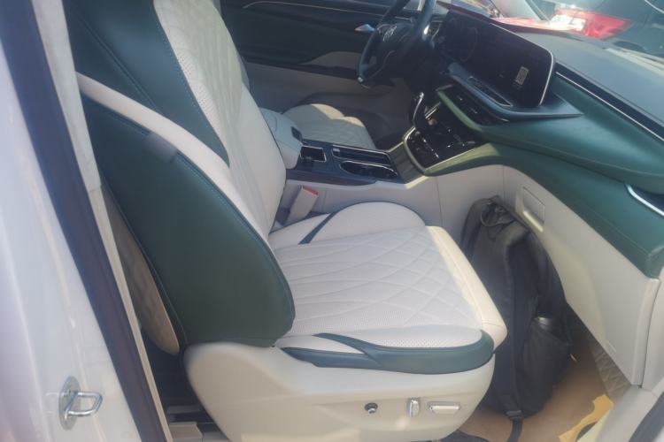 Used Buick GL8 2023 ES Lu Zun Comfort Model
