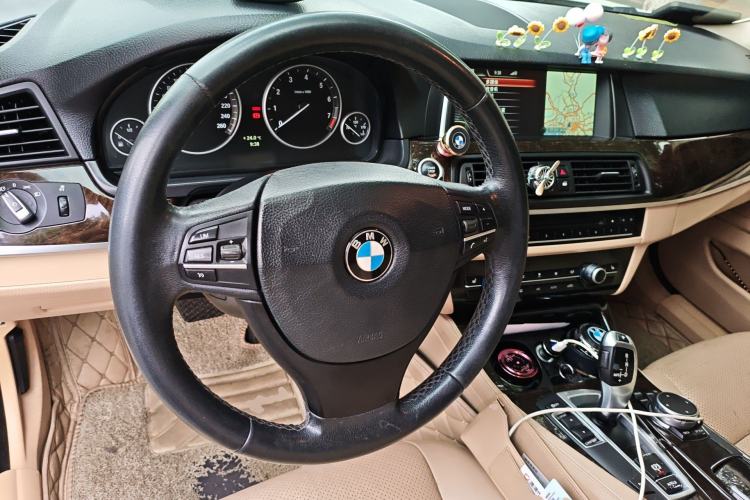 Used BMW 5 Series 2014 525Li Leading Model
