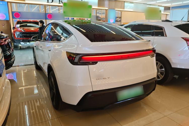 Used Tesla Model Y 2025 Rear-Wheel-Drive Version