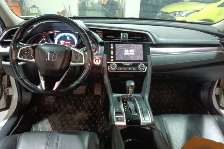Used Honda Civic 2016 220TURBO CVT Prestige Edition Center Console