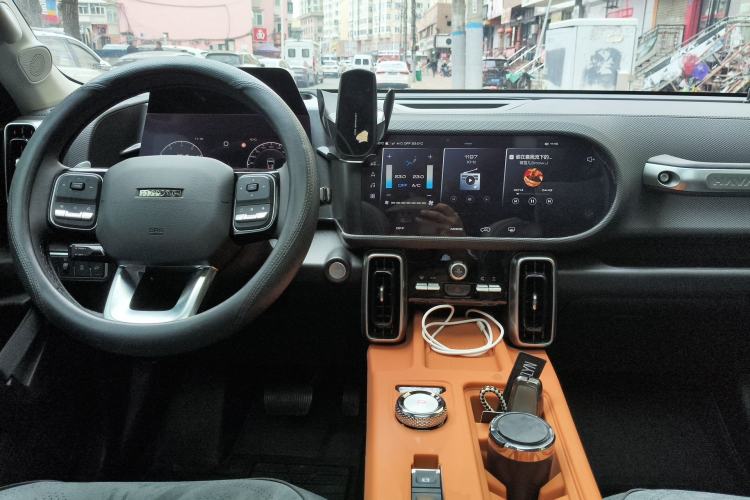 Used Haval DARGO 2024 2.0T DCT Chinese Rural Dog Edition Center Console