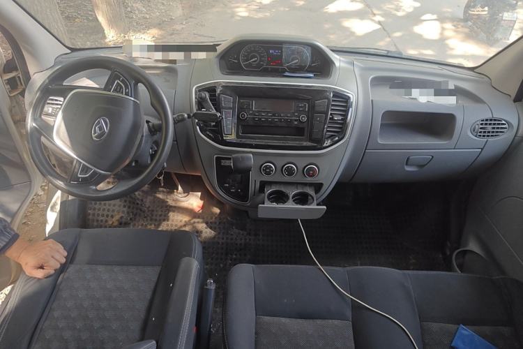 Used SAIC MAXUS Xintu V80 2019 2.5T Classic Model AMT Aoyuntong Long Wheelbase Mid-Roof 7-Seater
