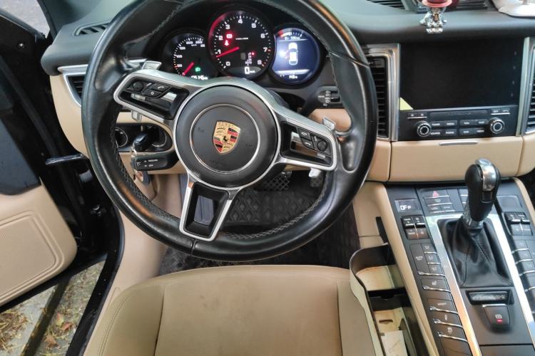 Used Porsche Macan 2017 Macan 2.0T Steering Wheel