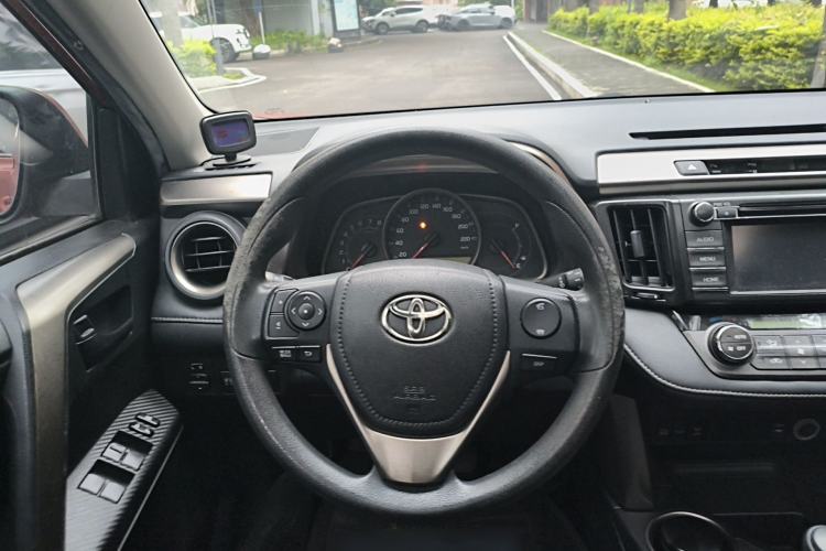 Used Toyota RAV4 2013 2.0L CVT Four-Wheel Drive Fashion Edition